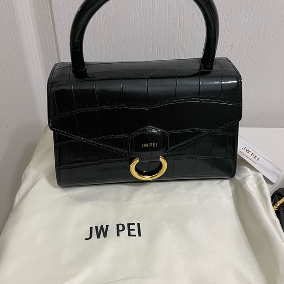 NWT JW PEI Black croc embossed top handle purse w/GHW & crossbody strap - Picture 3 of 6